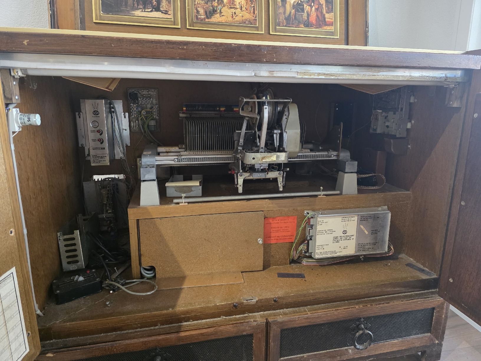Musiktruhen: Jukebox NSM non fonctionnel à Restaurer  – Defekt aus Saignelégier von MattBian 5