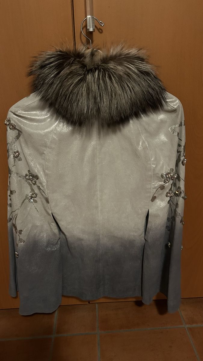 Autres vêtements femmes: Elegant suede cape  – D'occasion à Riva San Vitale par mdu_q68b