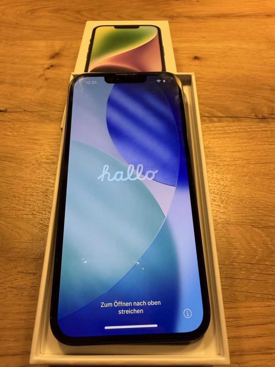 Apple Handys / Smartphones: Apple iPhone 14 Midnight blau mit Originalverpackung – Gebraucht aus Schaffhausen von Giannina28 2