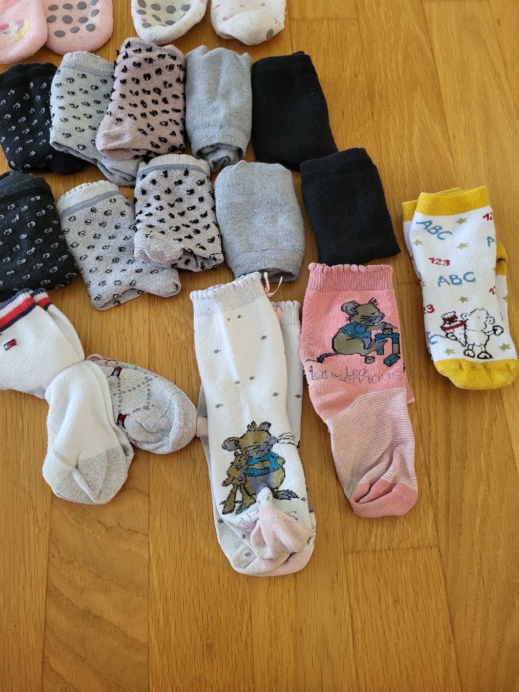 Socken für Kinder: Diverse Kinder Socken Grösse 31-34 – Gebraucht aus Wikon von lin_qw8x 2