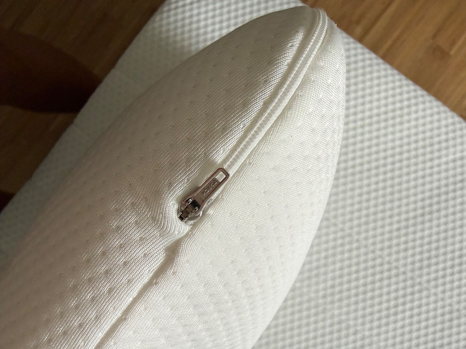 Tempur Cuscini: Oreiller TEMPUR Symphony taille L -  63x43x14cm – Usato da Kloten venduto da Mumiiin 4