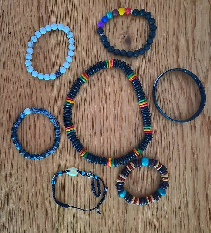 Altri gioielli: Halskette und 5 Armbender – Nuovo (secondo la descrizione) da Basel venduto da SwissVault