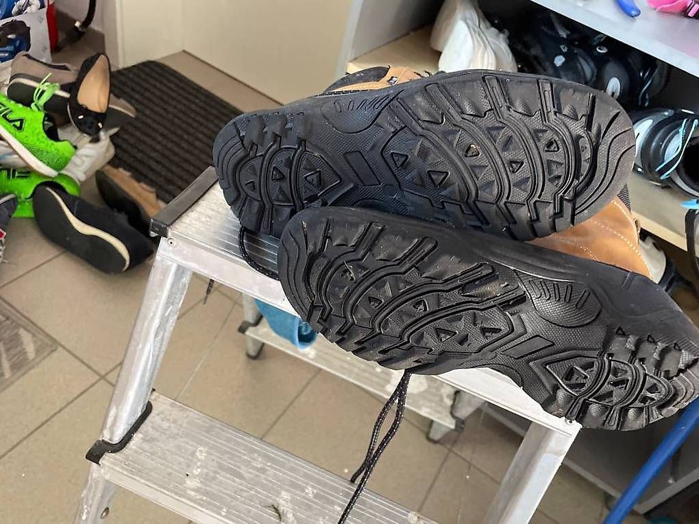 Scarpe da uomo: Bottes Cortina d'hiver taille 40 – Usato da Sonceboz-Sombeval venduto da msap 3