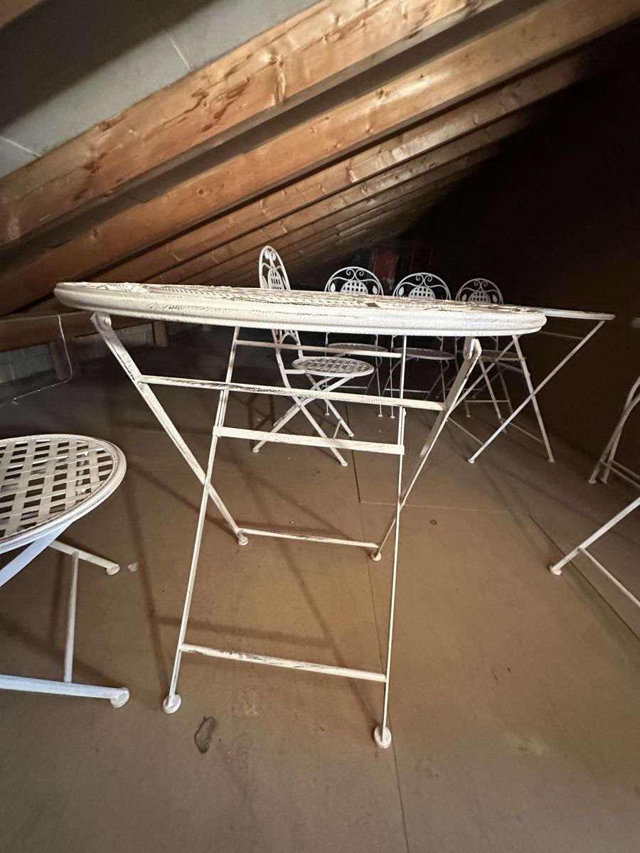 Set di tavolo e panche: 3xGartentischset weiss Metall Klappbar mit 6 Stühlen  – Usato da Rifferswil venduto da Dominik0804 6