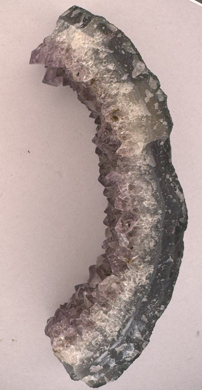 Minerali & Pietre curative: Tranche de géode d'améthyste 11x4 cm – Usato da Bellevue venduto da beautiful-objects 4