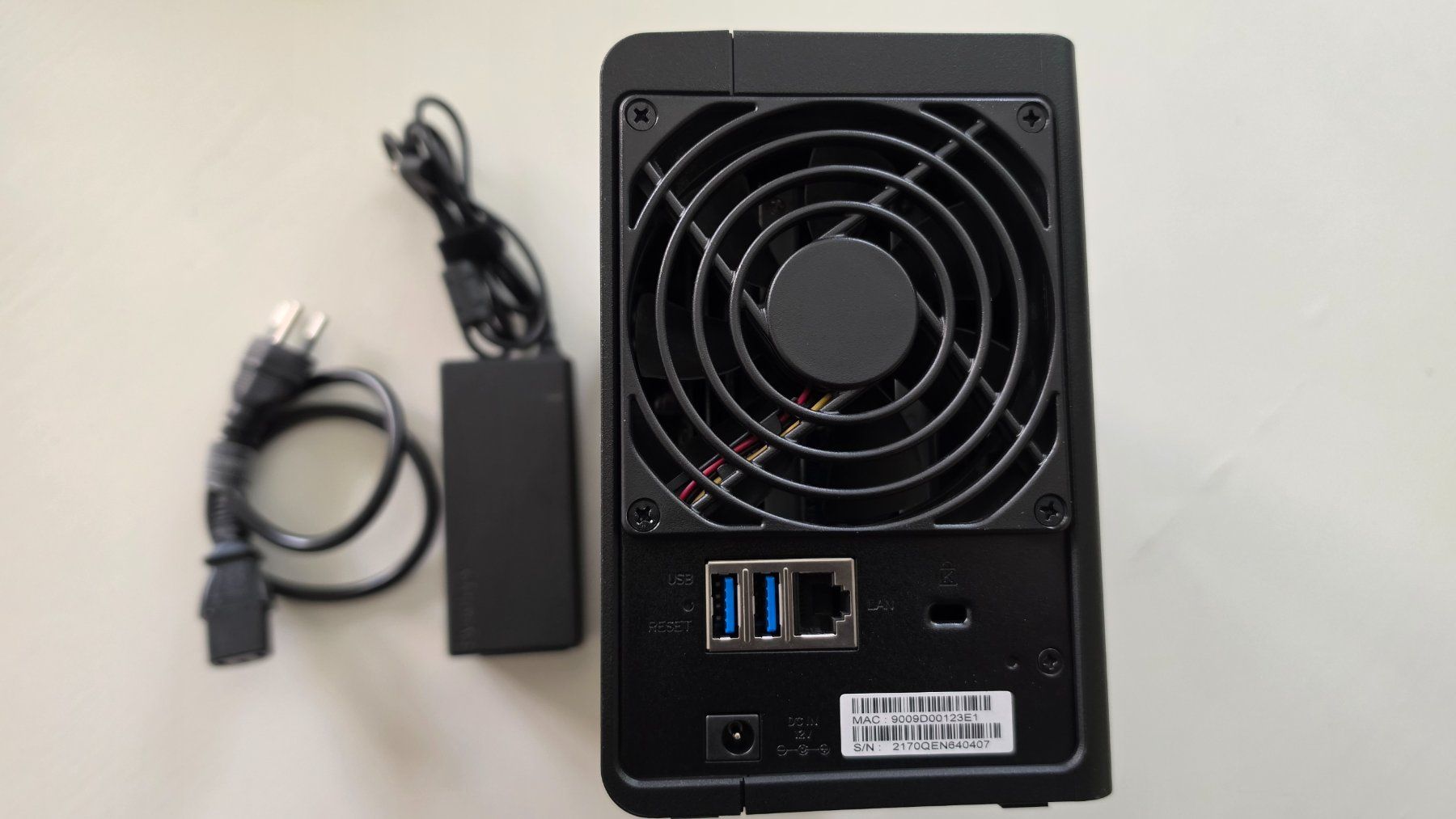 Synology PC: Synology DiskStation DS218 inkl. 8 TB Speicher – Usato da Menziken venduto da Columbus 3