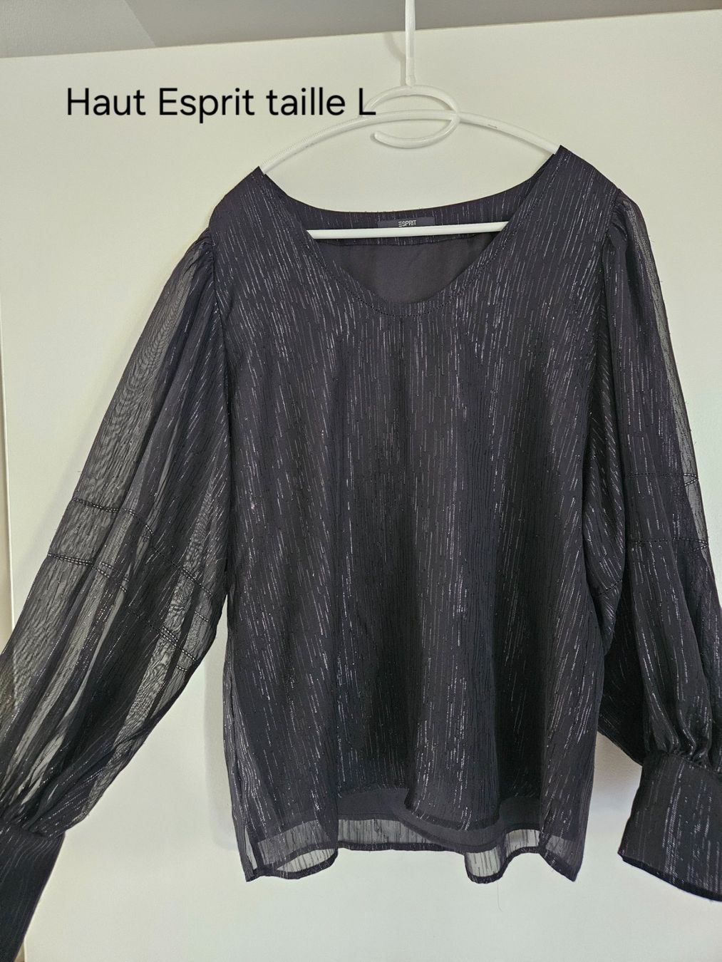 Esprit Tops: Haut Esprit taille L – Gebraucht aus Vétroz von sas_yln5