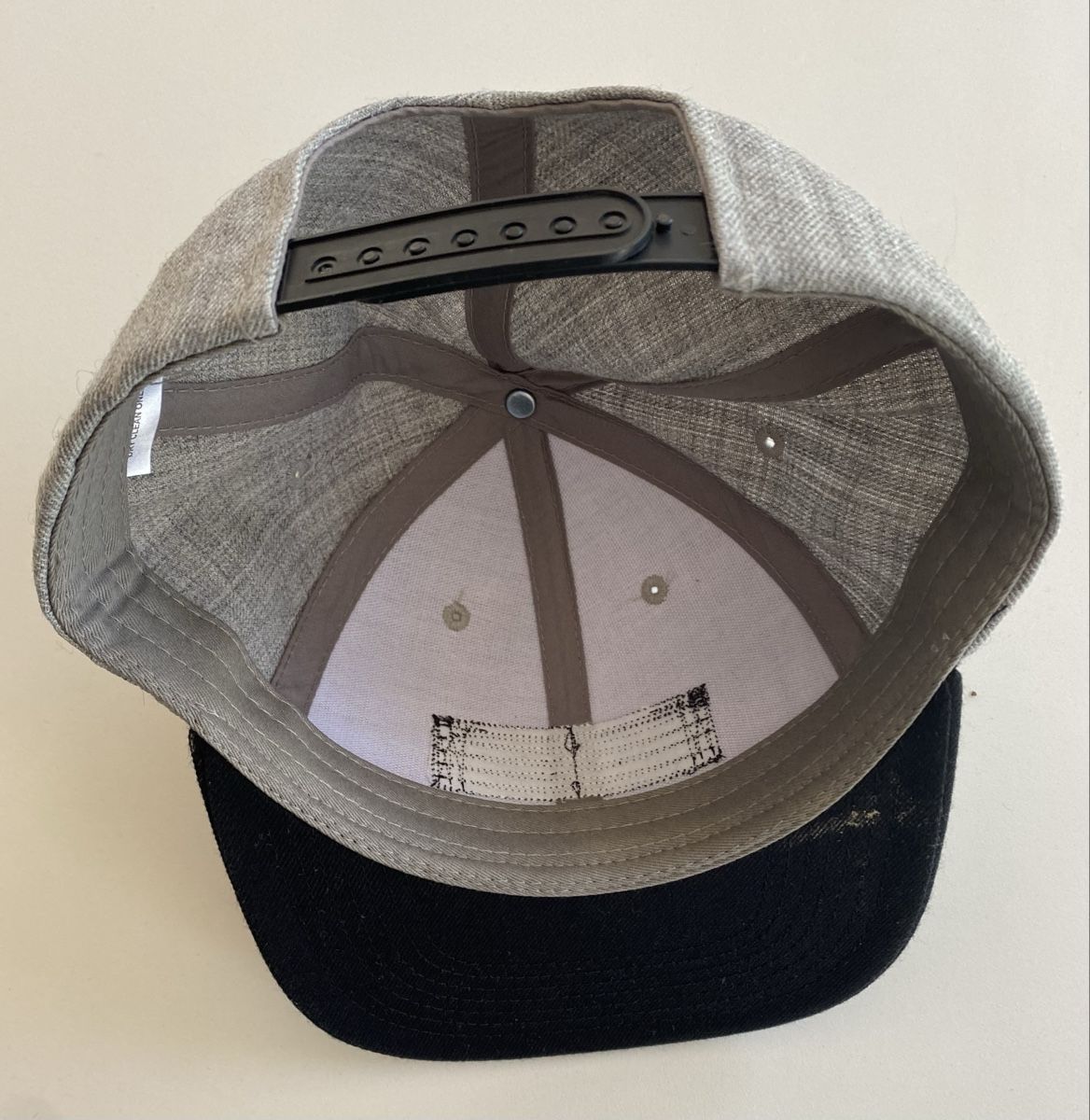 Shimano Hüte, Mützen & Caps: Casquette Shimano grise et noire – Gebraucht aus Prez-vers-Noréaz von Onicolet11 2
