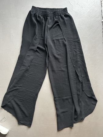 Hose Seite offen schwarz m