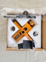 2-in-1 Montagehilfe für Schranktüren & Bohrlehre neu