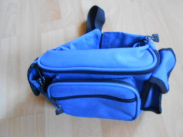 Borse: Bauchtasche mit vielen Fächern blau – Nuovo (secondo la descrizione) da Flühli LU venduto da primula-47 3