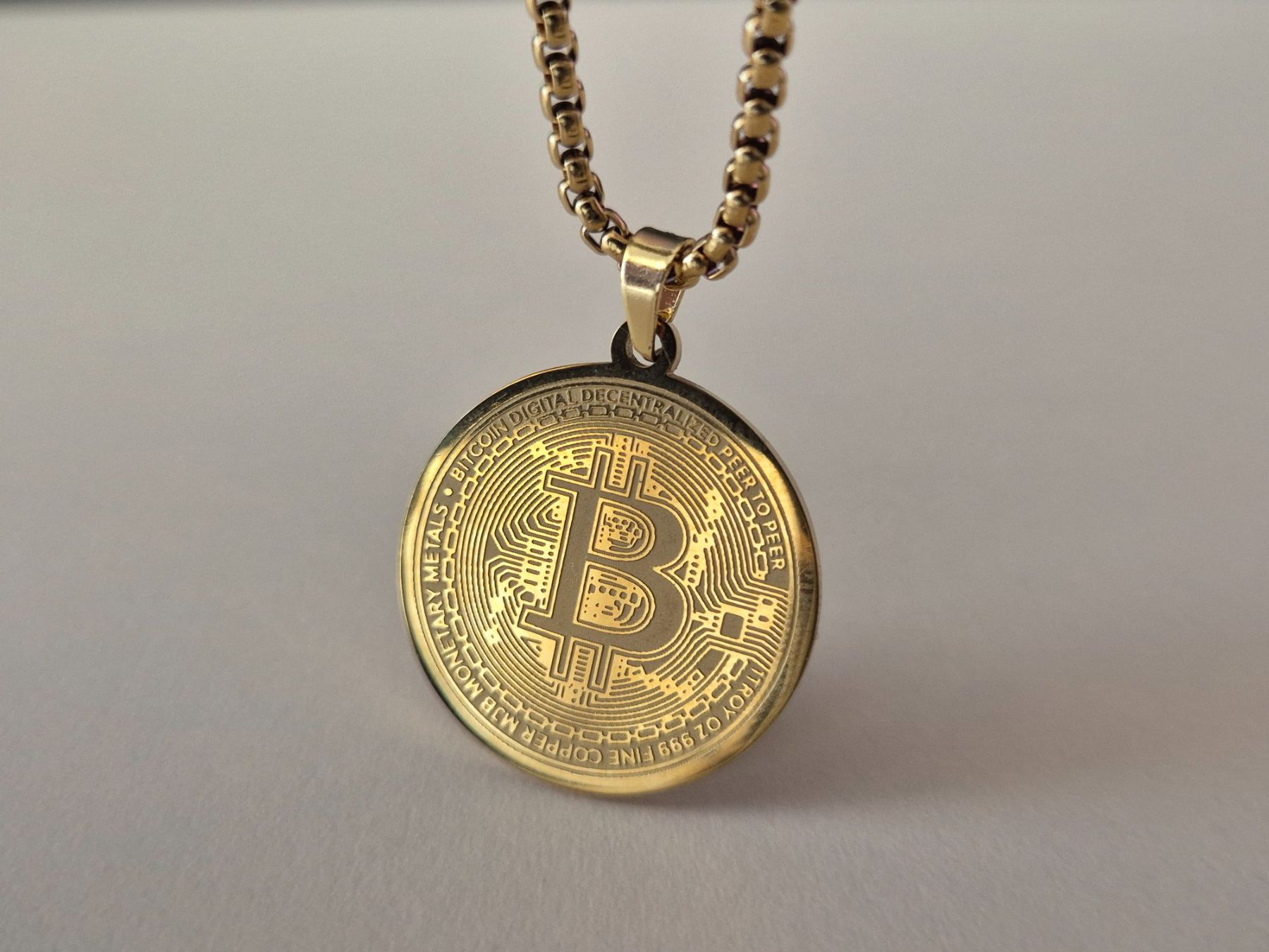 Colliers: Collier Pendentif Bitcoin Doré – Neuf (Voir description) à Riddes par flo_ngl8 1
