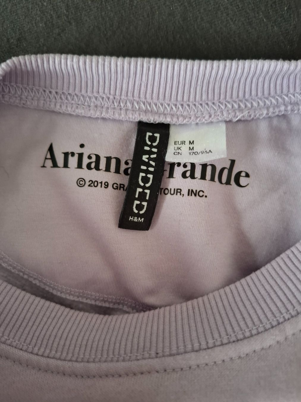 H&M Maglioni & Felpe: Violetter Ariana Grande Pullover von H&M – Usato da Dübendorf venduto da bia_j2zg 2