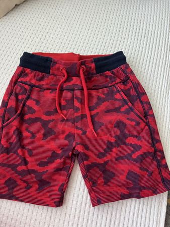 SHORTS ROT GEMUSTERT GR 116