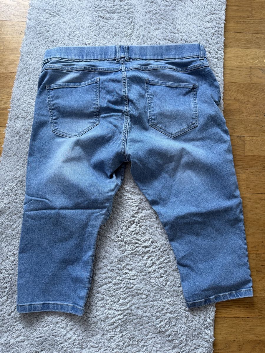 Pantaloni: Sommer Jeans Capri Hose, hellblau, Gr.50 – Usato da Mosnang venduto da Dojajolele 1