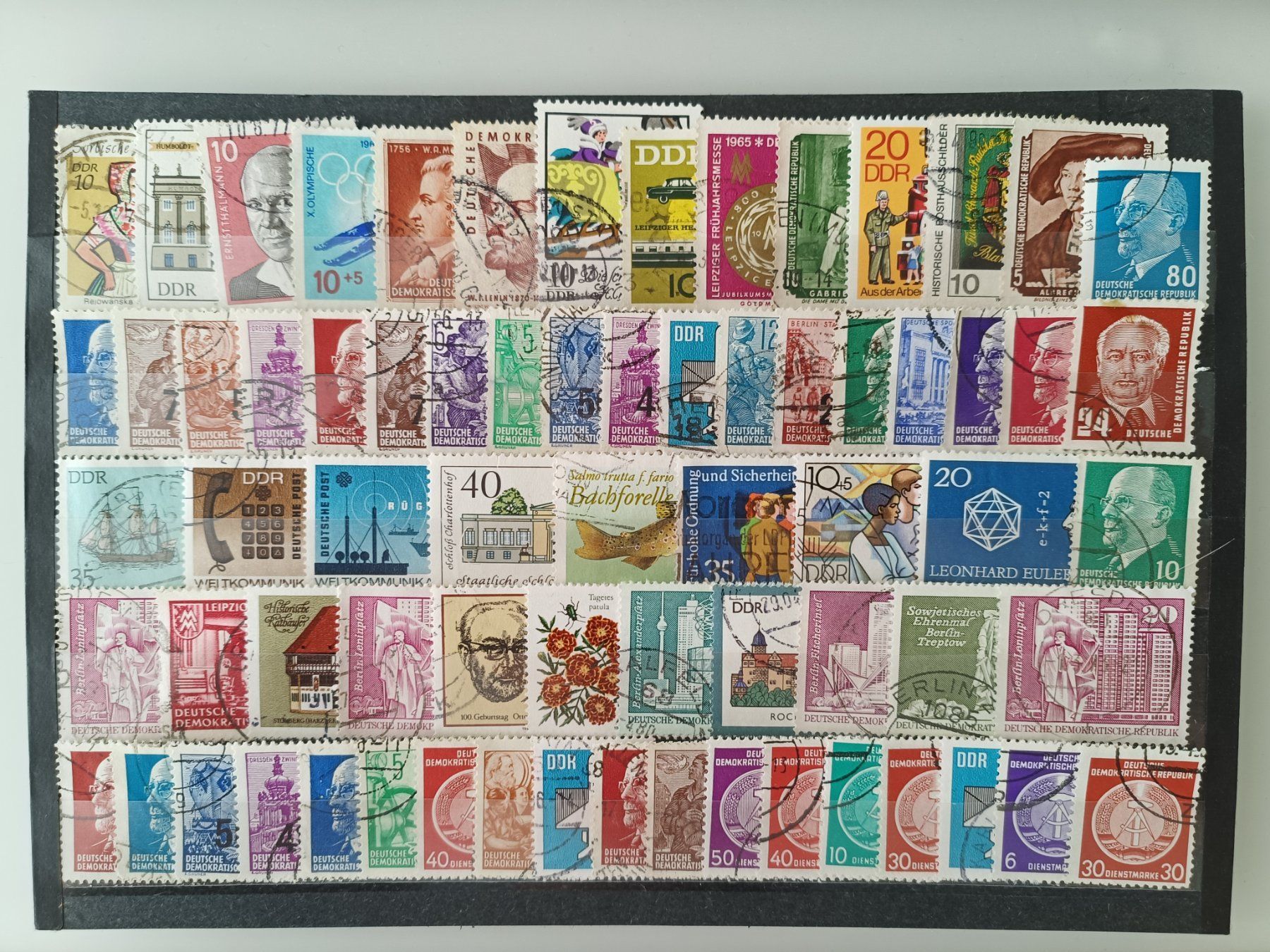 Tutti i francobolli: tolles DDR Lot gestempelt – Usato da Dübendorf venduto da goeggi79