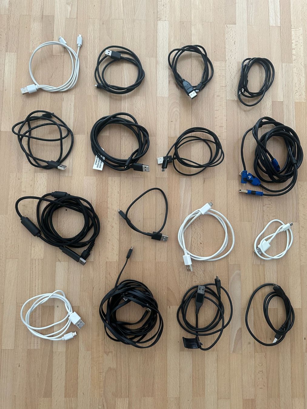 Cavi: 16x Micro USB Kabel Lot Konvolut – Usato da Nussbaumen AG venduto da Dika-Shop