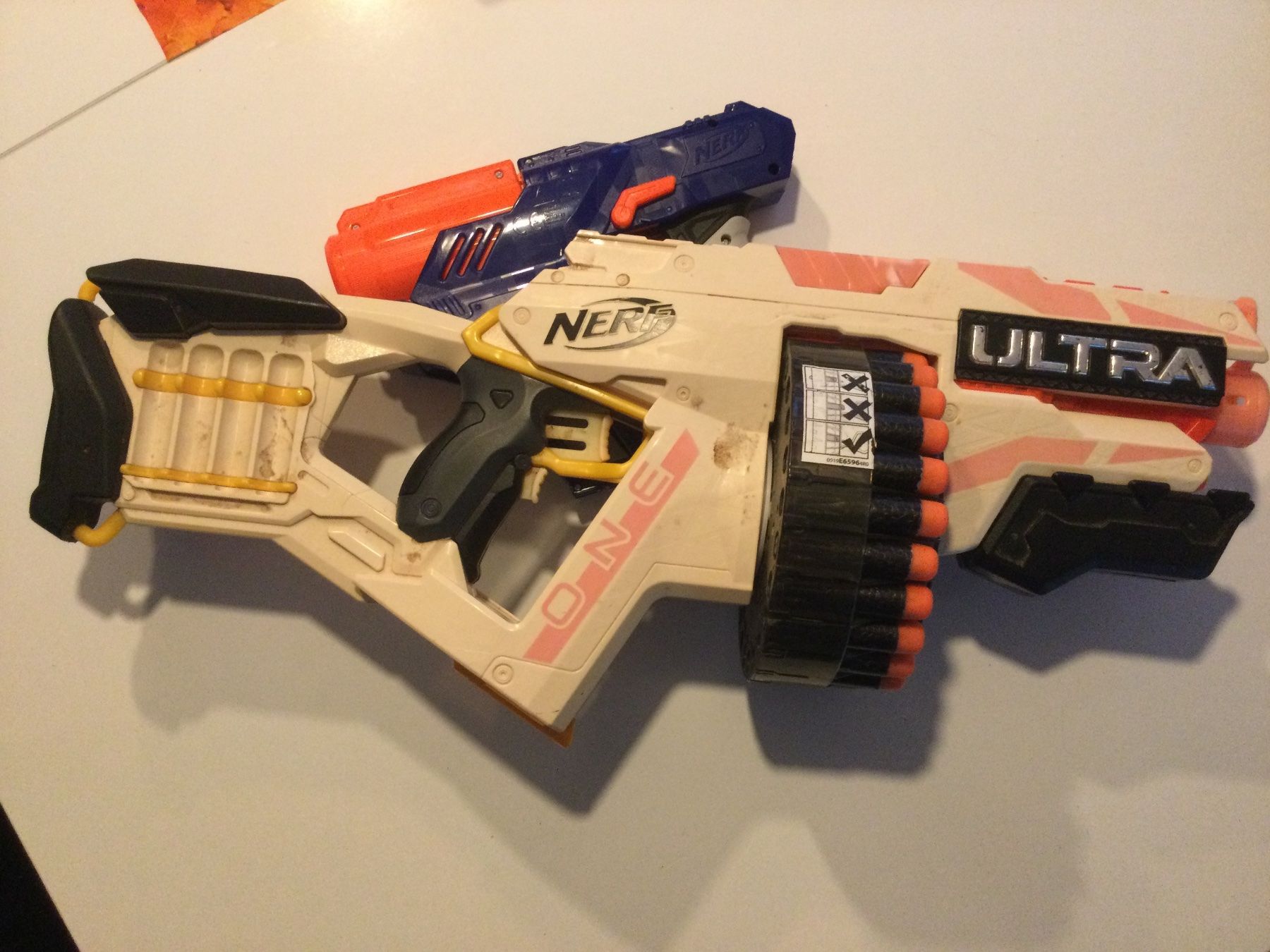 Nerf Giocattoli: Nerf Set NERF SHELLSTRIKE DS-6 und NERF ULTRA ONE BLASTER – Usato da Stallikon venduto da Sunday6 2