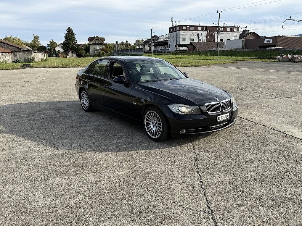 Automobili: Bmw E90 330i Heckantrieb – Usato da Muri AG venduto da Aero96 1