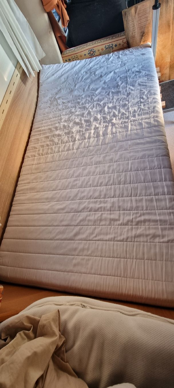Matelas: Matratze , absolut neuwertig – D'occasion à Engwilen par Liflaors 1