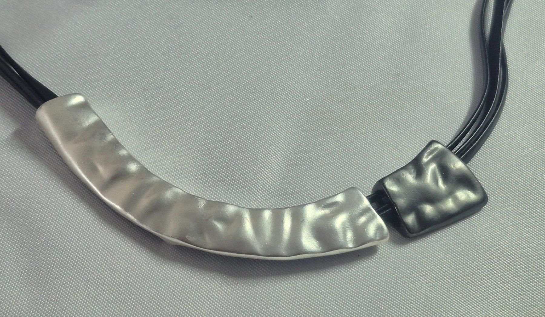Colliers: Collana effetto martellato – Neuf (Voir description) à Giubiasco par Stefaniav 4