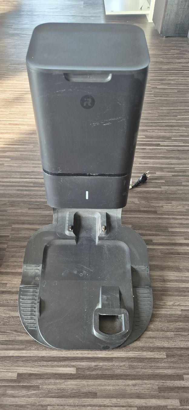Irobot Aspirapolveri & Accessori: Saugroboter iRobot Roomba i7 mit Absaugstation gebraucht – Usato da Matten b. Interl venduto da Stuembert