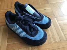 Turnschuhe von Adidas Grösse 28