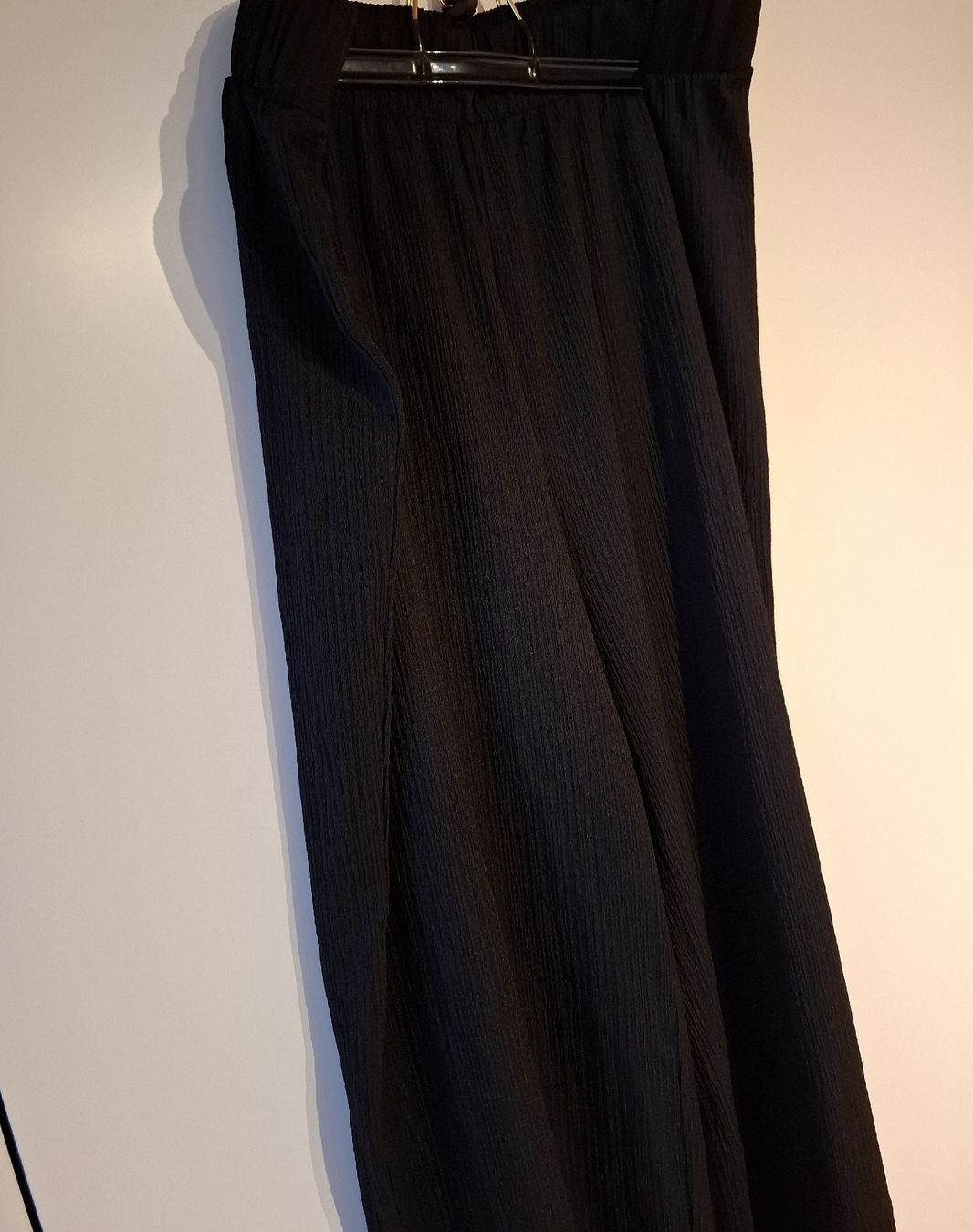 H&M Pantaloni: Schwarze Stoffhose, Grösse L – Nuovo (secondo la descrizione) da Lütisburg venduto da amerika123