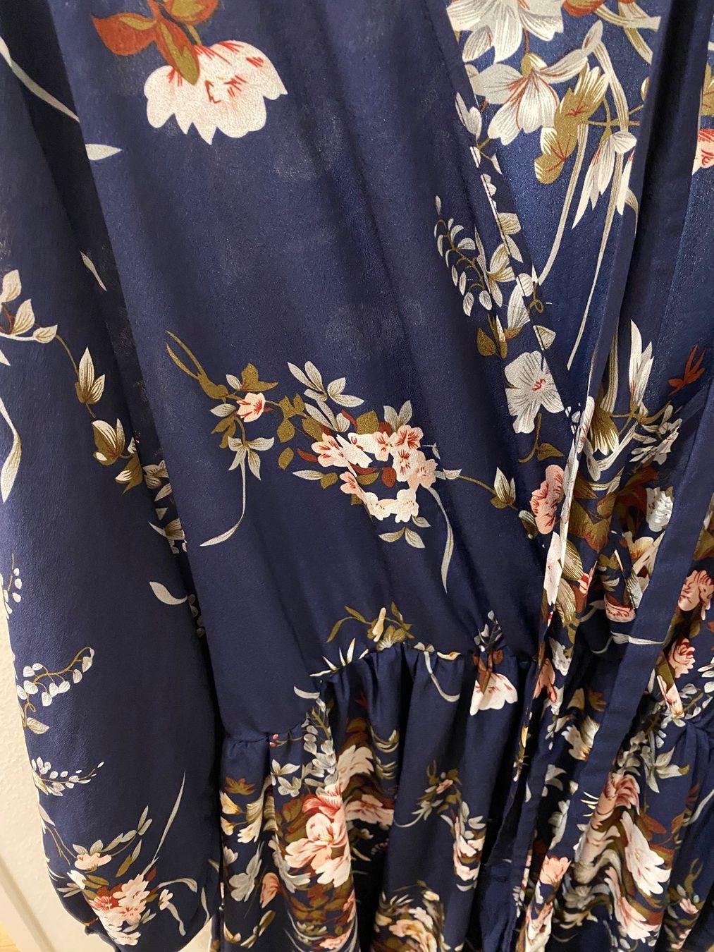 Shein Vestiti: Maxikleid mit Blumendesign navy Gr. 54 / 5XL – Usato da Pratteln venduto da a23_j2gs 9