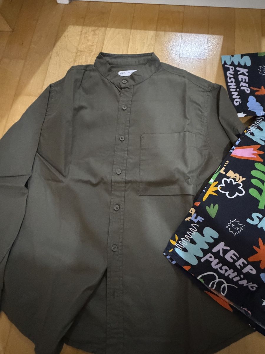 Zara Lotti & Set di vestiti: 2 Hemden jungen  – Usato da Neerach venduto da the_modern_mini