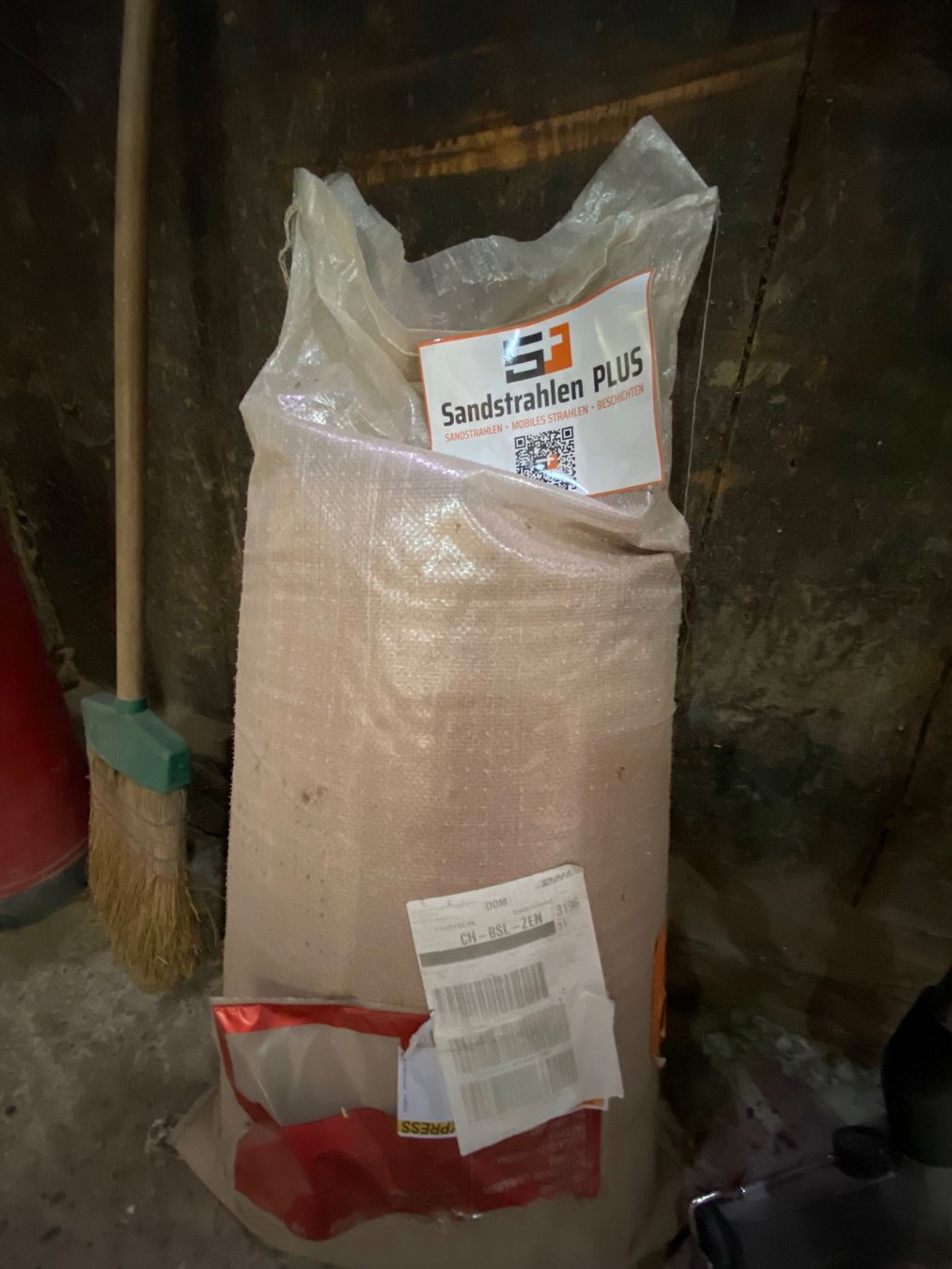 Füllmaterial: NUSSCHALENGRANULAT 25 KG – Neu (gemäss Beschreibung) aus Vauffelin von cla_zx2m
