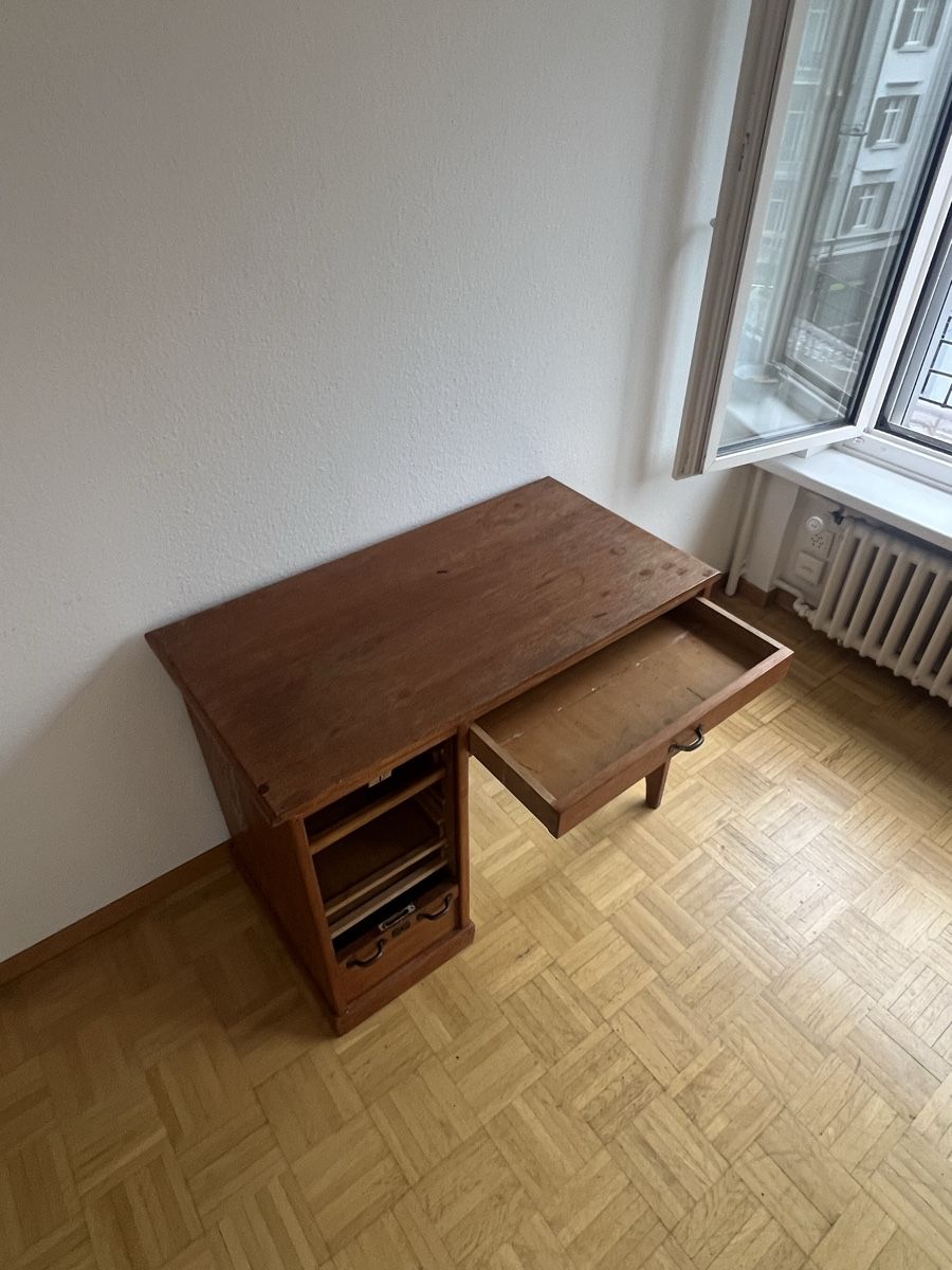 Scrivanie: Antiker Holz-Schreibtisch – Usato da Zürich venduto da gab_tq8g 2