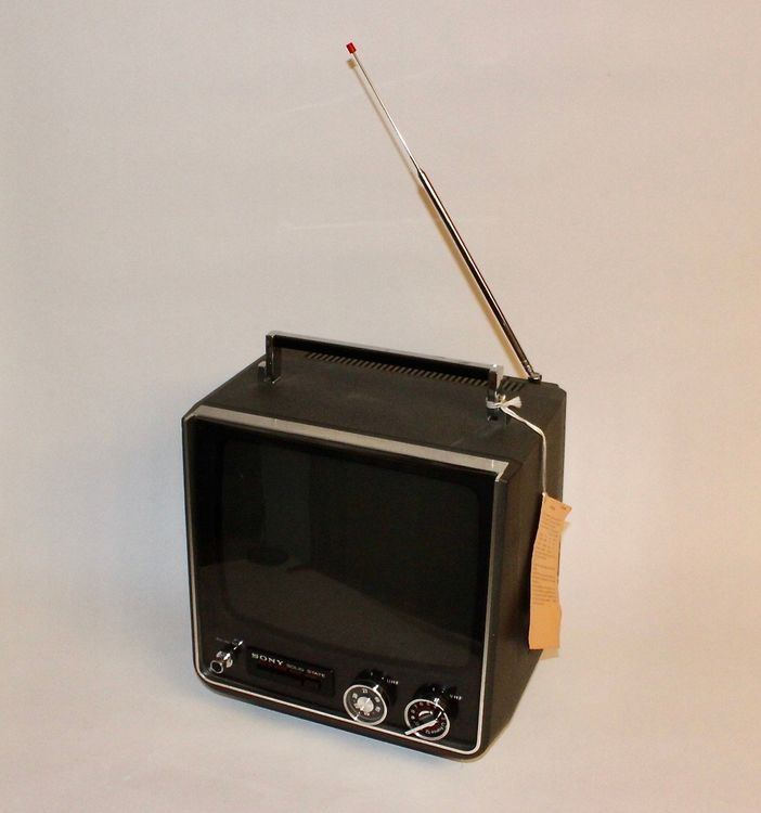 Téléviseur noir et blanc vintage Sony – Electro Vintage