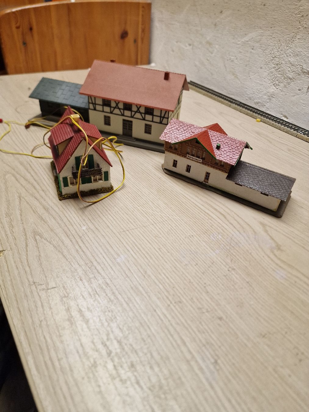 Modellini di ferrovie: Modelleisenbahn Häuser Konvolut – Usato da Herzogenbuchsee venduto da ioa_zcm6 1