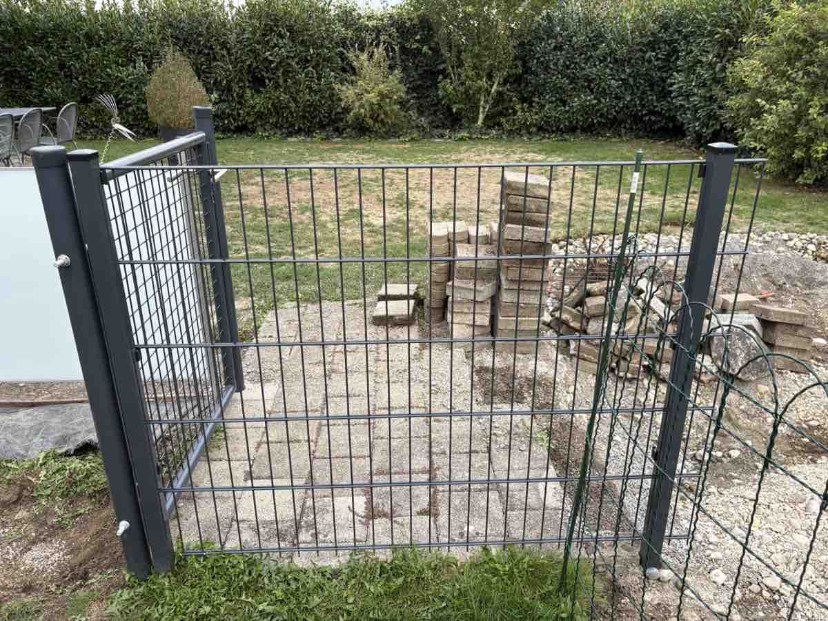 Sichtschutz: Gartentor Doppelstabmatte Anthrazit gebraucht Zustand – Gebraucht aus Lufingen von Mx56 1