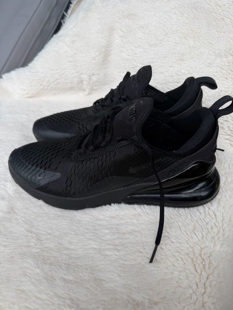 Nike Chaussures hommes: Die Nike Air Max 270 gr 44 eher 43 – D'occasion à St.Gallen par bubo2008