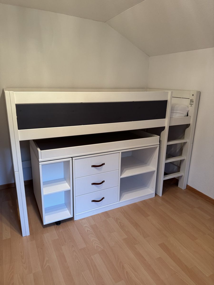 Lifetime Brands Letti: Halbhohes Bett mit Schreibtisch – Usato da Wikon venduto da Mona784