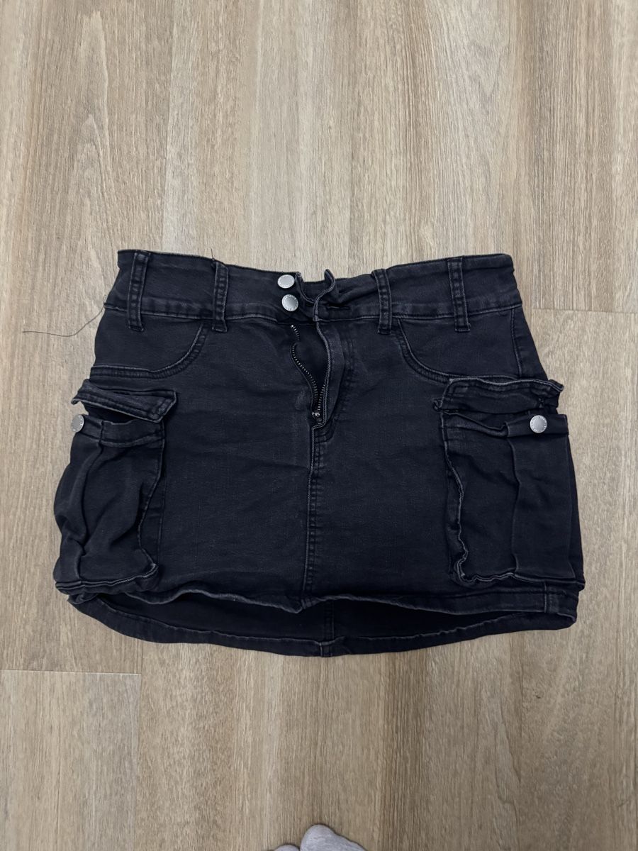 Gonne: Schwarzer mini rock mit seiten taschen – Nuovo (secondo la descrizione) da Sierre venduto da jen_w8vt