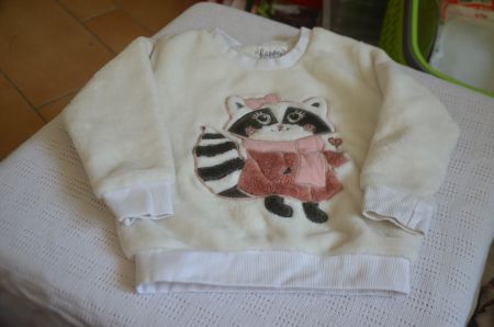 TAILLE 98 - SWEATSHIRT
