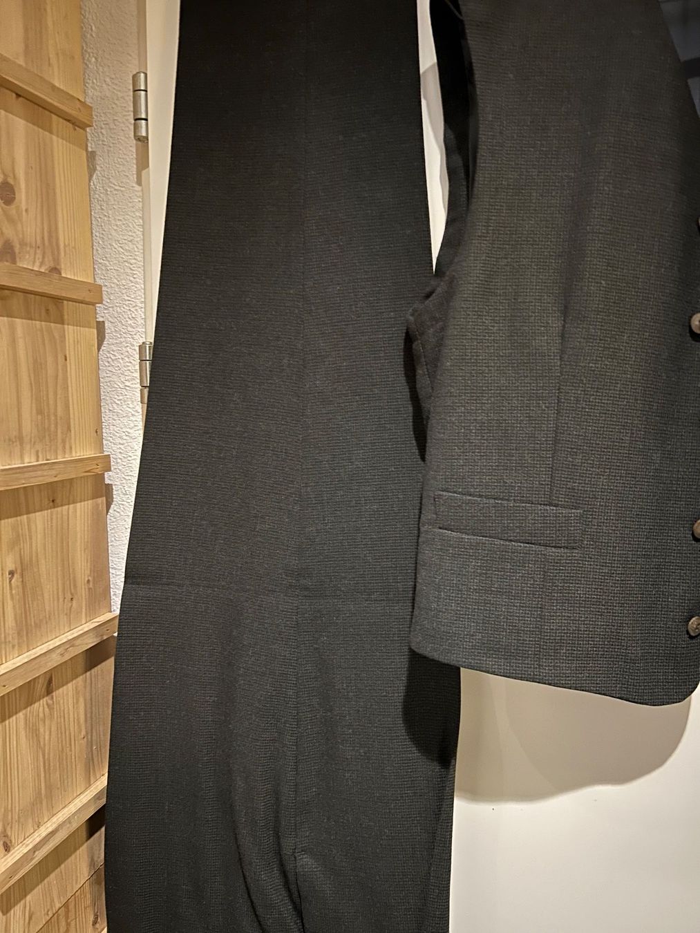 Completi: Herrenanzug mit Gilet – Usato da Zumikon venduto da Uranus88 1
