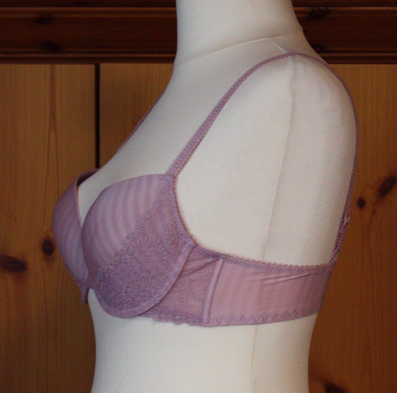 Altra biancheria intima: BH lila Gr. L (15) – Usato da Flüelen venduto da Diversicum-Textil 2