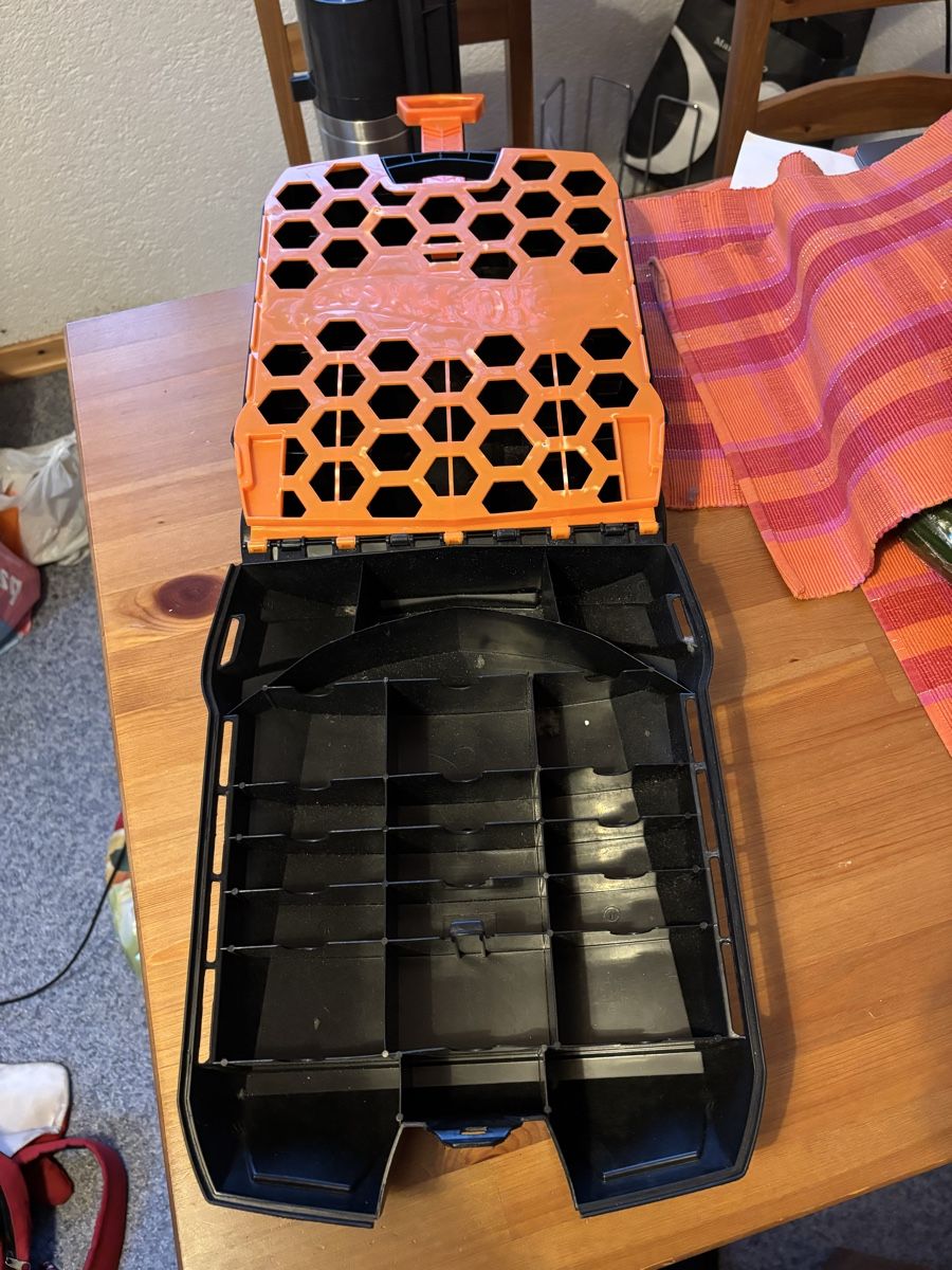 Valigie: Hot Wheels Koffer auf Rollen – Usato da Bern venduto da Alexandro 4