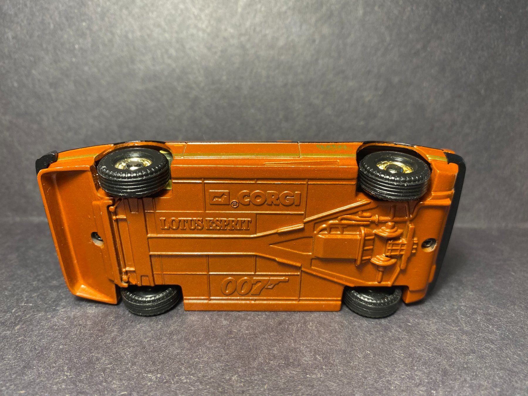 Corgi Toys Modellini d'auto: Lotus Esprit James Bond 007 - Corgi 1:36 – Usato da Spiez venduto da Mlandcruiser 9