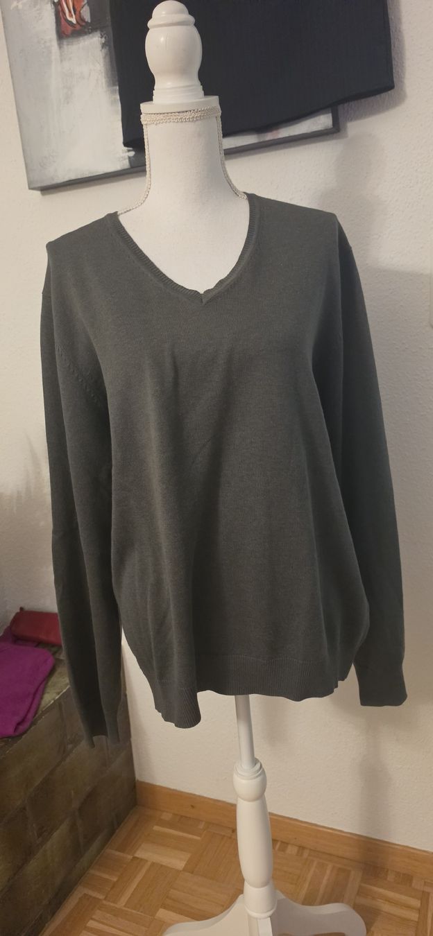 Massimo Dutti Pullover & Sweatshirts: Herren Pullover Massimo Dutti V-Ausschnitt Gr L – Gebraucht aus St. Gallen von mania03