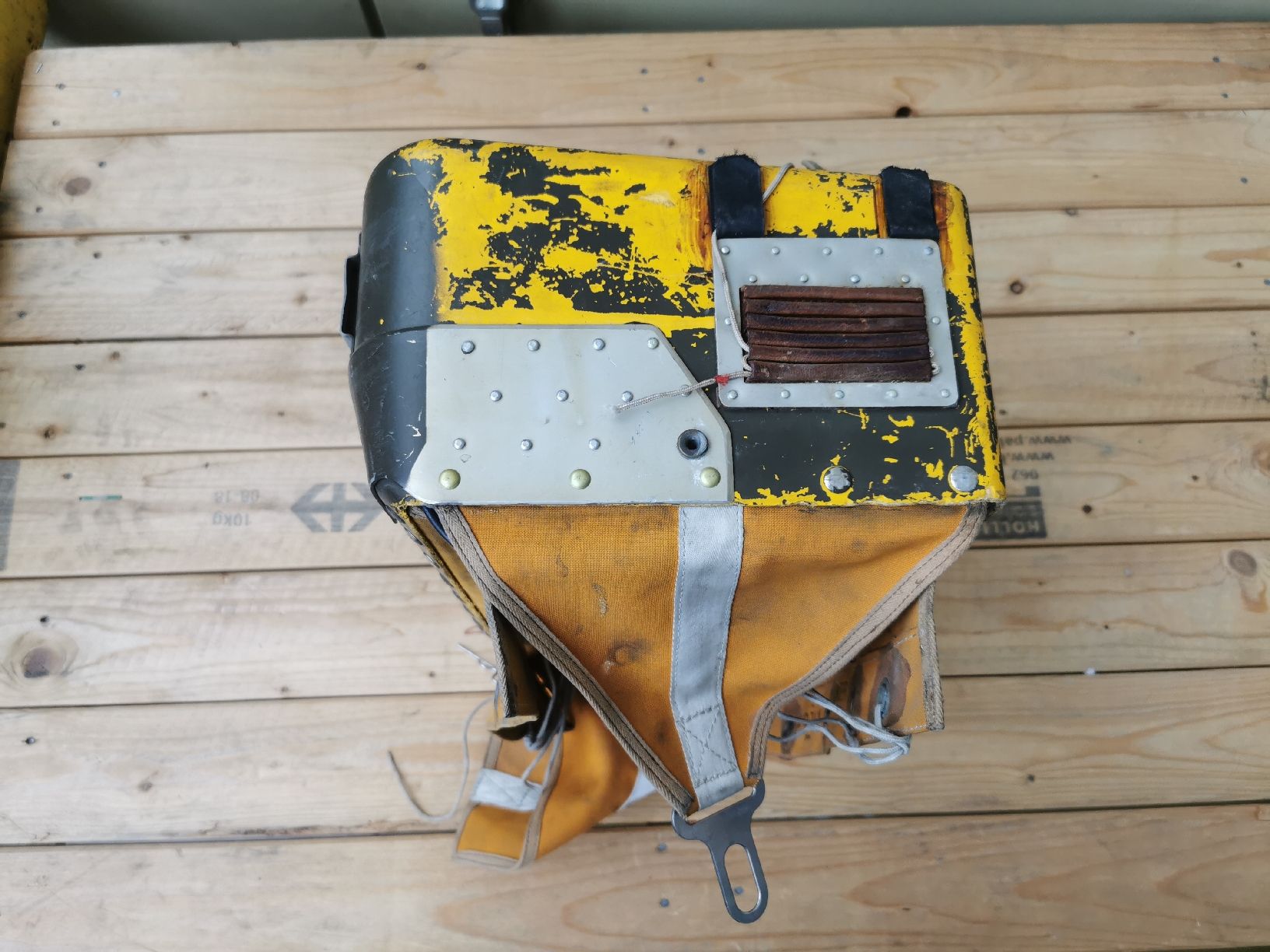 Misurare: Notpaket Schleudersitz Hawker Hunter Fliegertruppe Luftwaffe – Usato da Neuenkirch venduto da bf-109 4