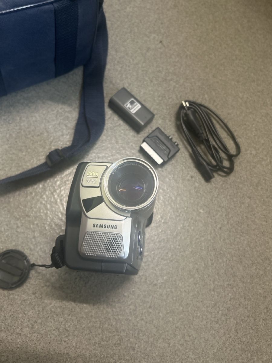 Camcorder: Samsung Camcorder VP-D351  – Gebraucht aus Turbenthal von BrockenhausTurbi 2