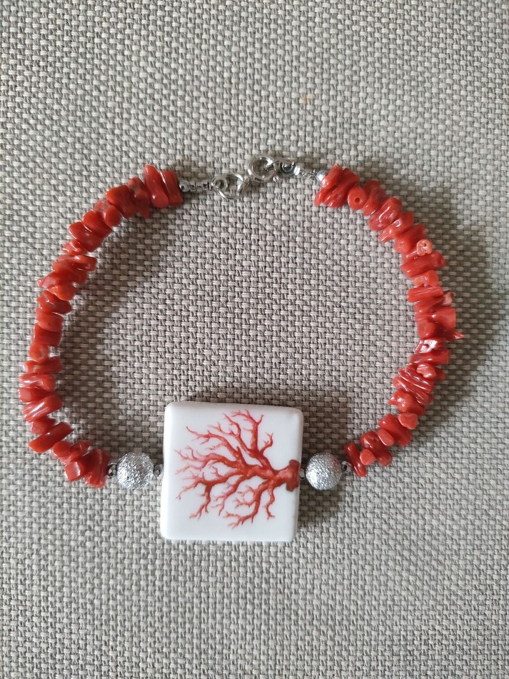 Armbänder & -reifen: Armband aus echtem Korallen  – Neu und originalverpackt aus Bern von Lidia.5
