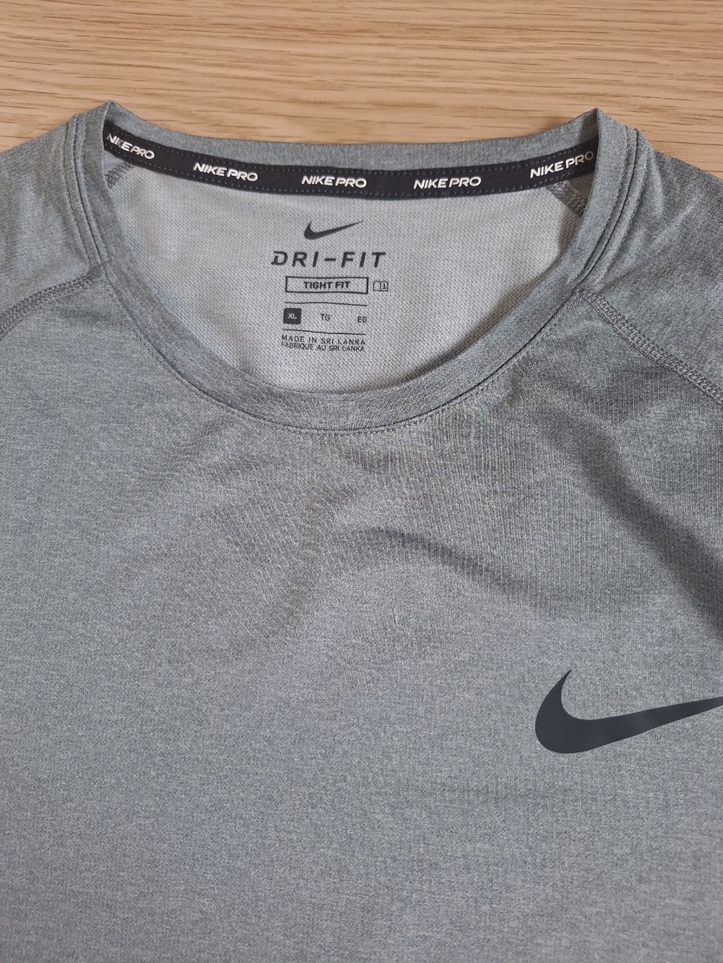 Nike T-shirt: Nike Pro grey tee XL – Usato da Yens venduto da rob_nsw7 1