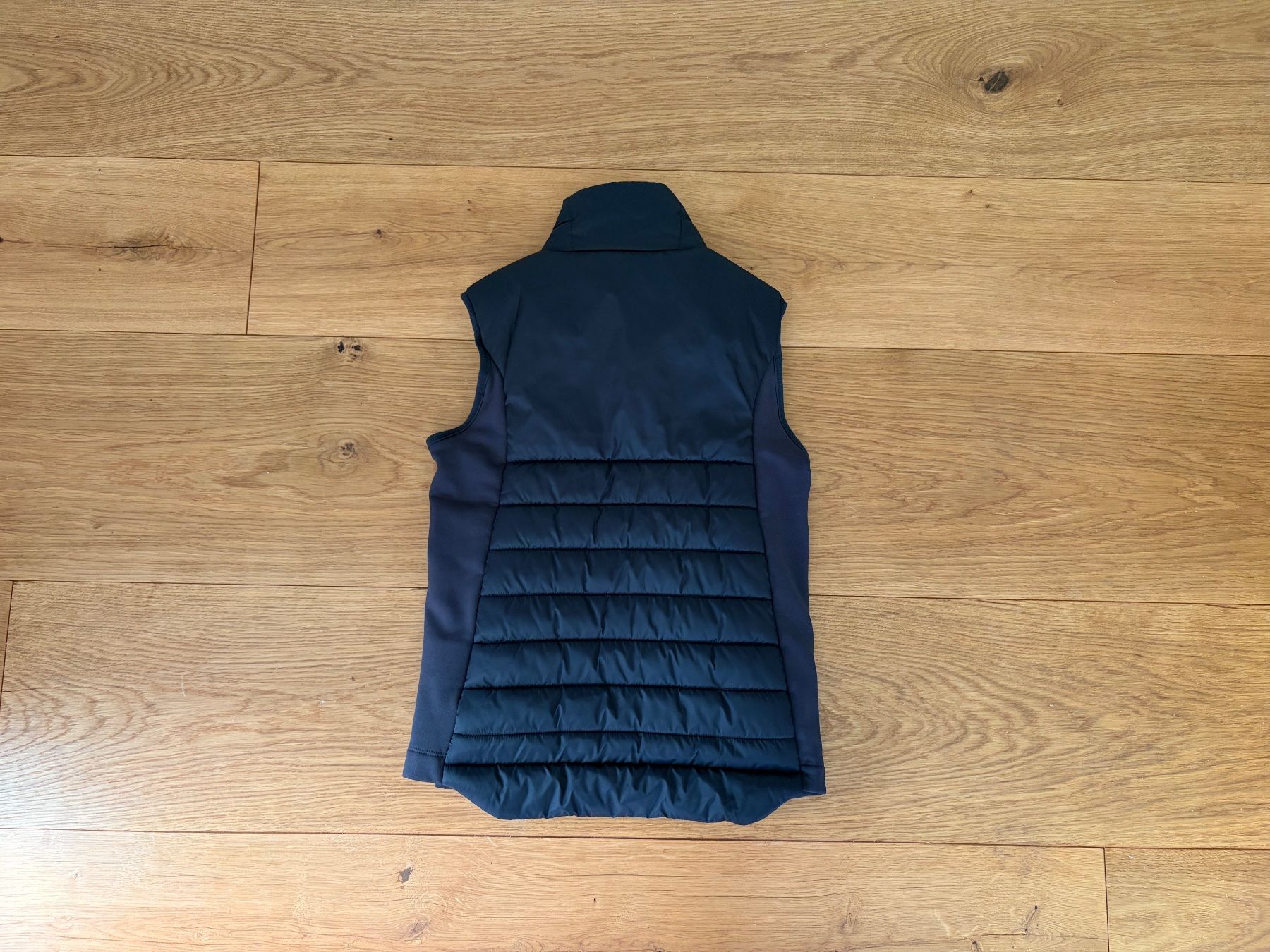 Altro abbigliamento per bambino: Kinder Gilet Gr 128 – Usato da Herrliberg venduto da apr_r9fh 1