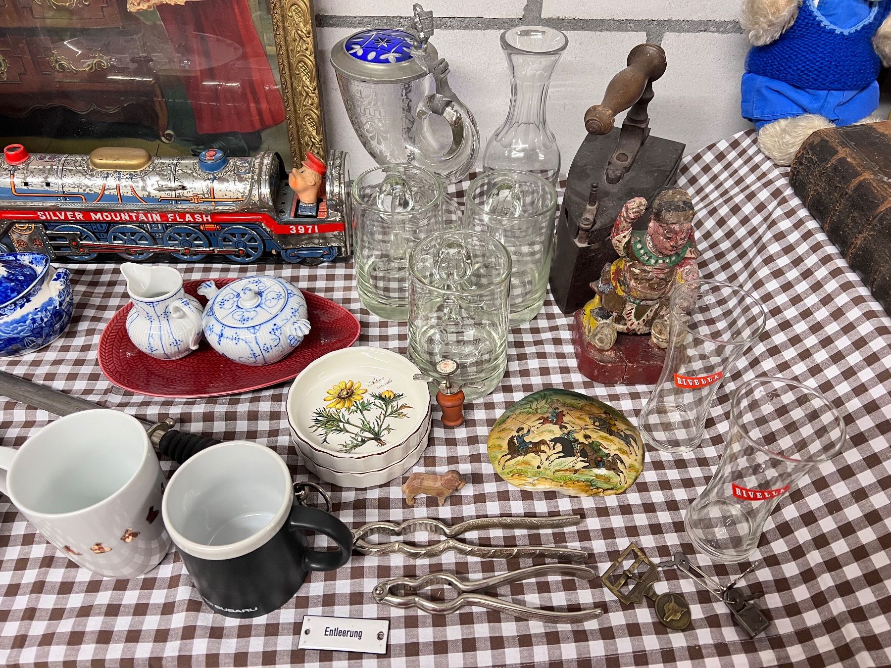 Tutte le decorazioni: Grosses Lot Flohmarktartikel – Usato da Münchenbuchsee venduto da Volver64 3